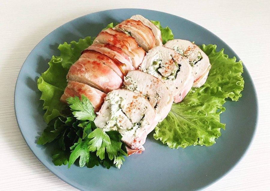"Рулет куриный с чесноком" Омский бекон