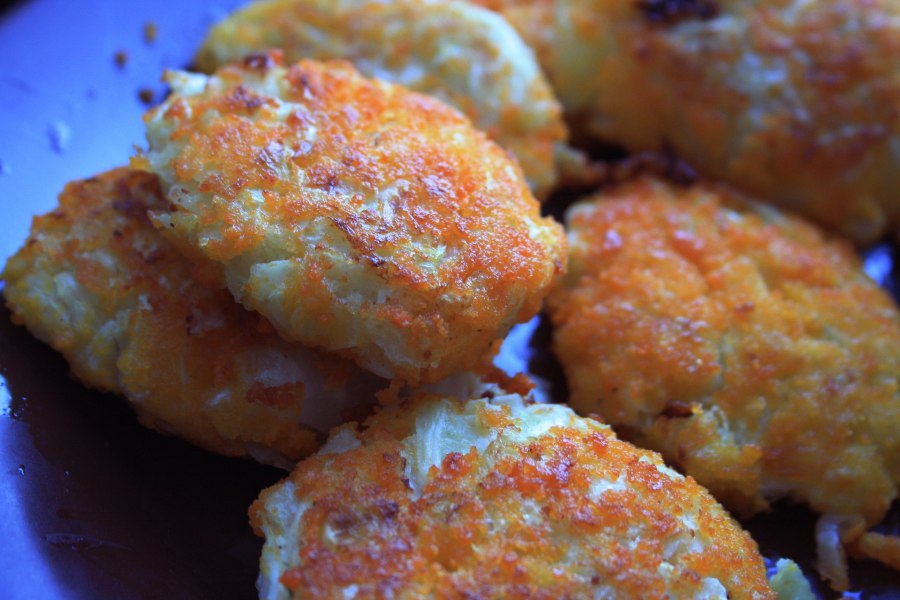 Сочные котлеты с капустой