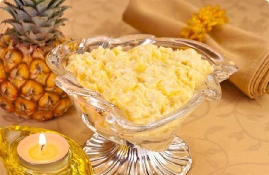 Салат с ананасом и сыром