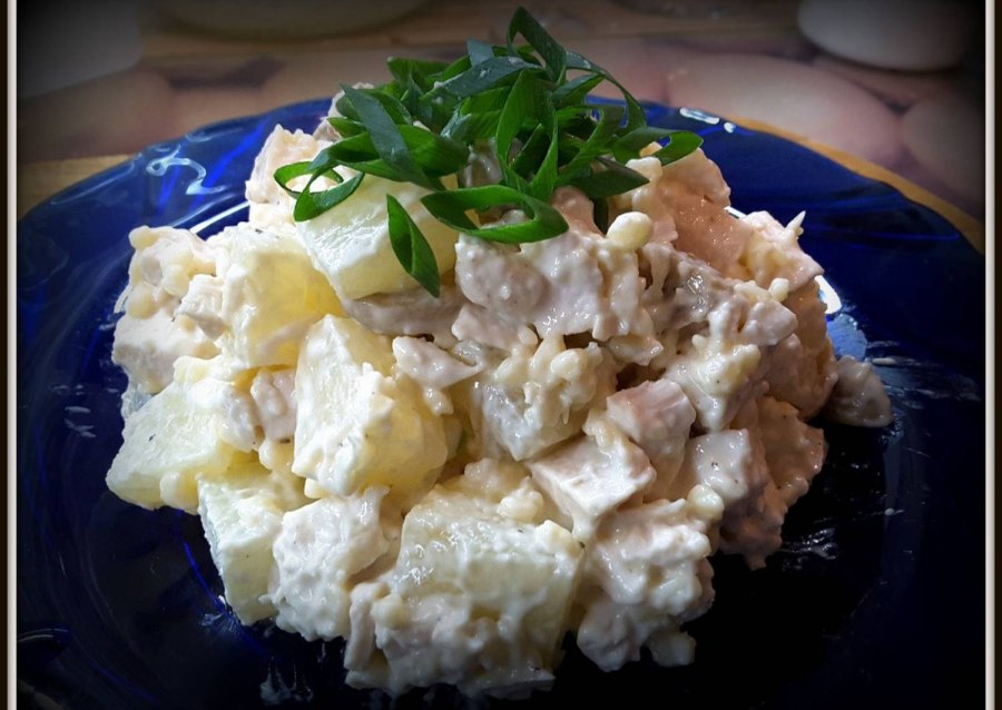 Салат с ананасом и курицей