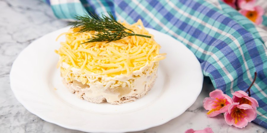 Салат с ананасом и курицей
