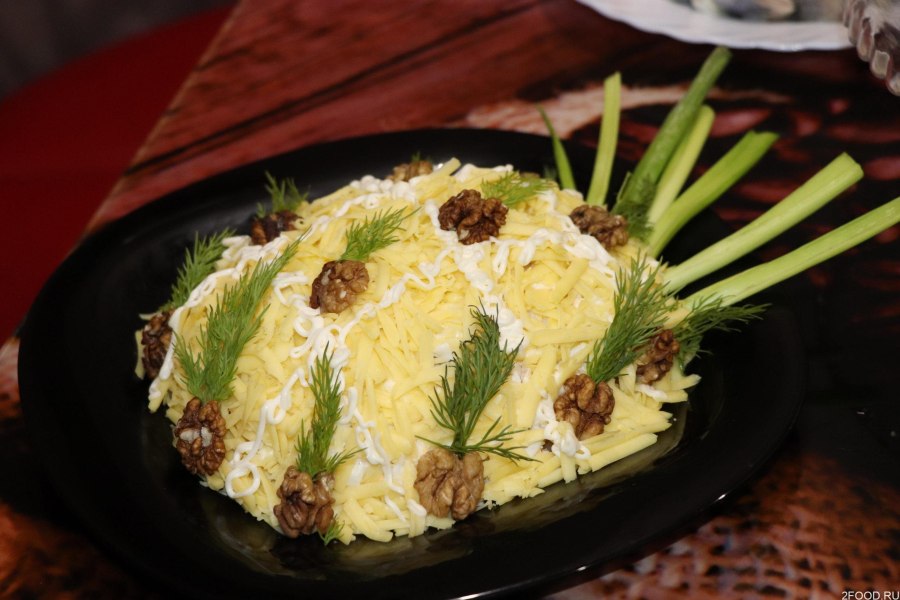 Салат с ананасом и курицей