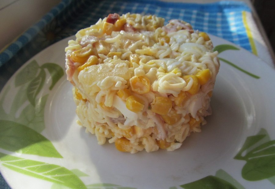 Салат курица ананас кукуруза