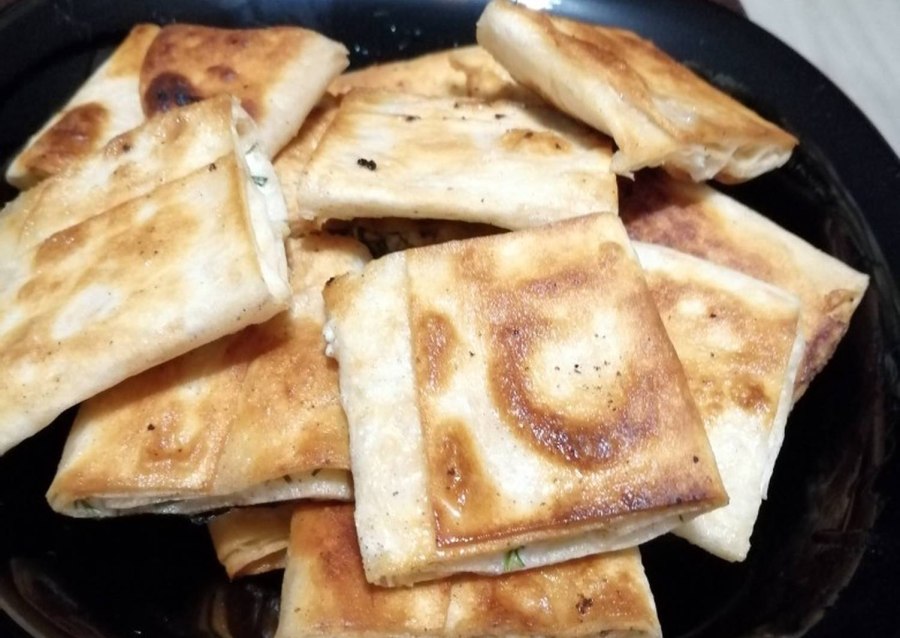 Лаваш с сыром и зеленью