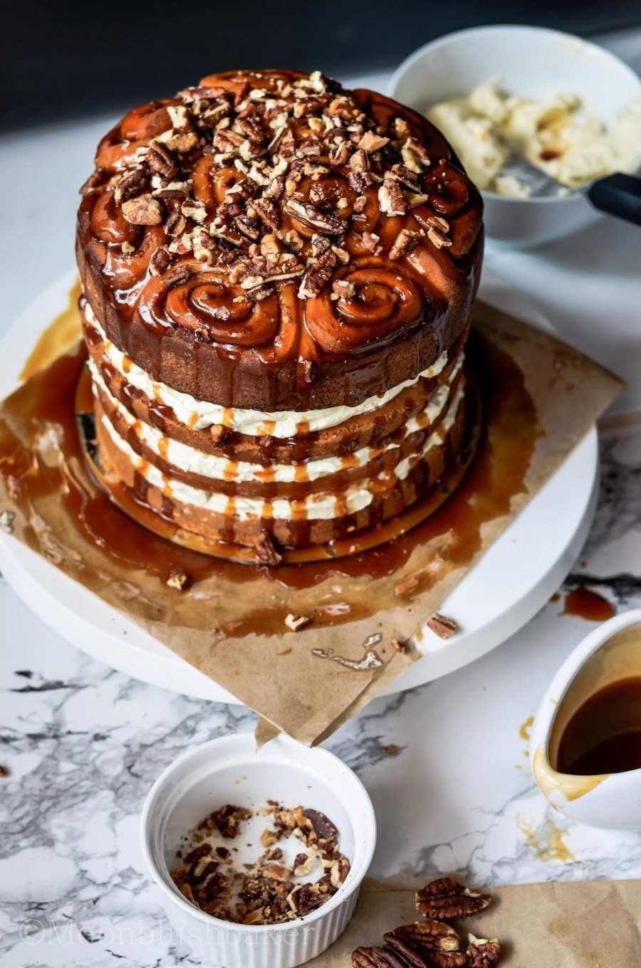 Кекс с финиками и орехами