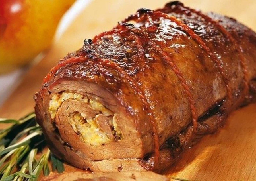Фаршированный мясной рулет