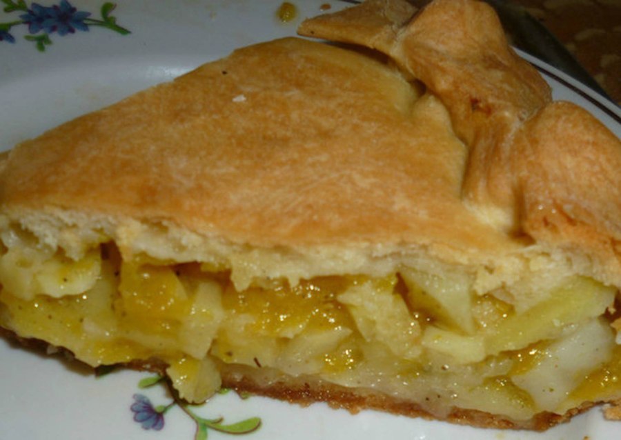 Слойки с яблоками