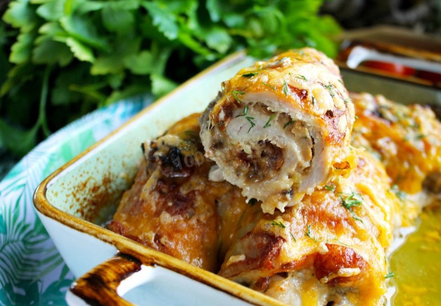 Мясной рулет из свинины