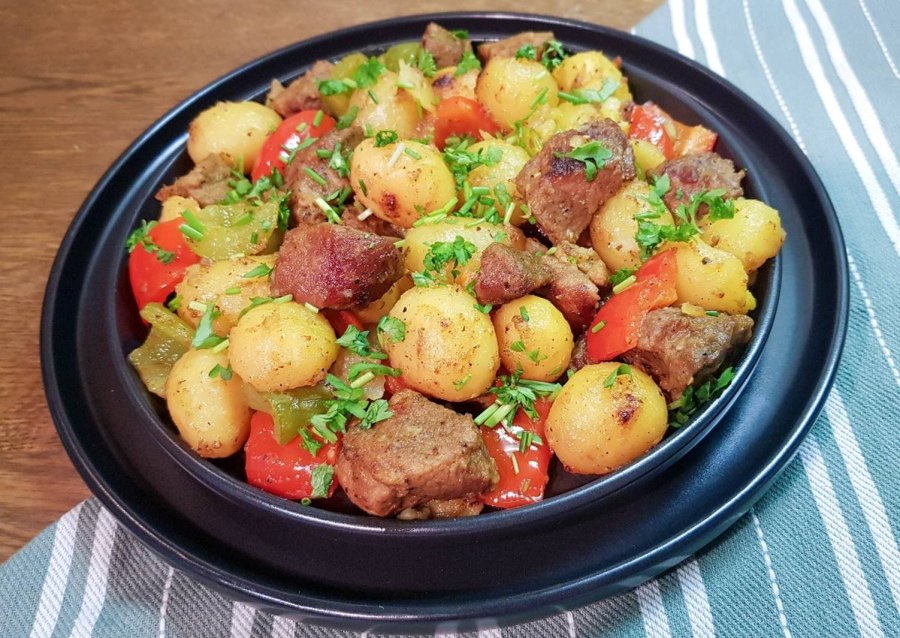 Тушёная картошка с мясом