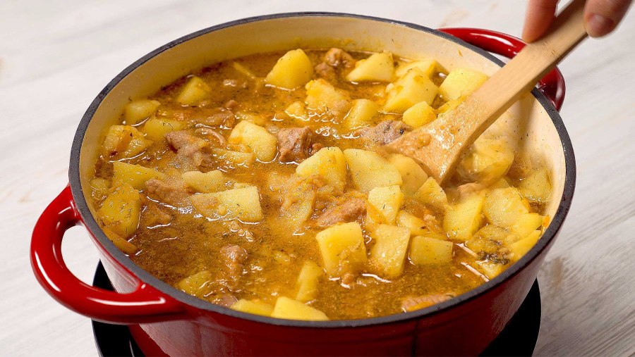 Картофель тушеный с мясом
