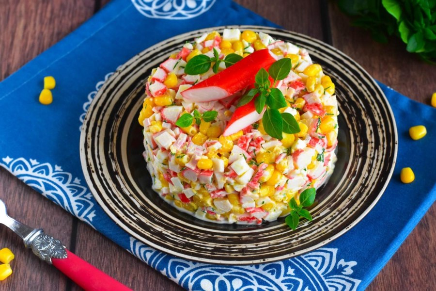 Салат Аристократ с тунцом и крабовыми палочками