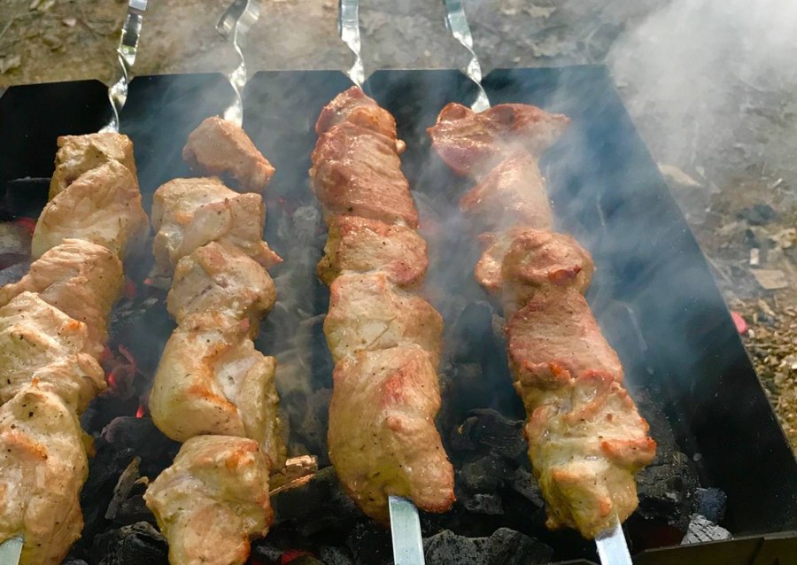 Шашлык из свинины на мангале