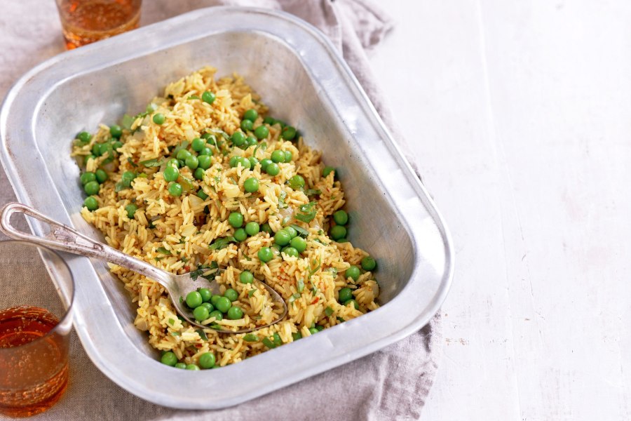 Рис с горошком и кукурузой и курицей