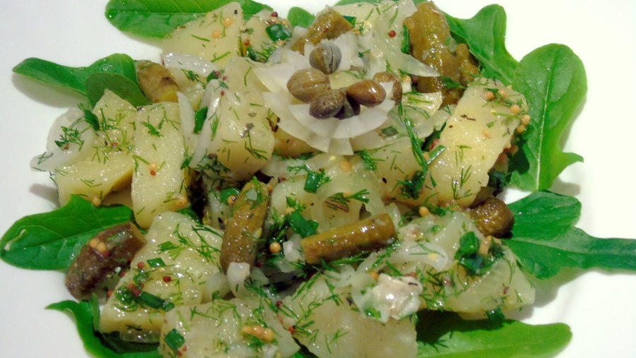 Салат с курицей и грибами