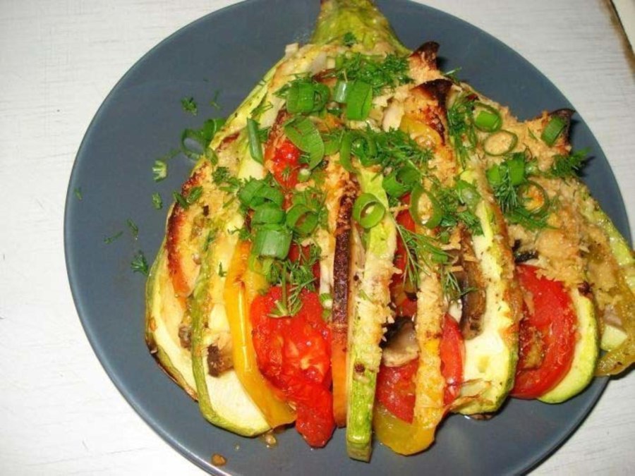 Запеканка с баклажанами и куриной грудкой и помидорами