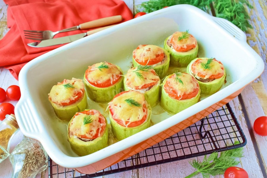 Кабачки фаршированные курицей