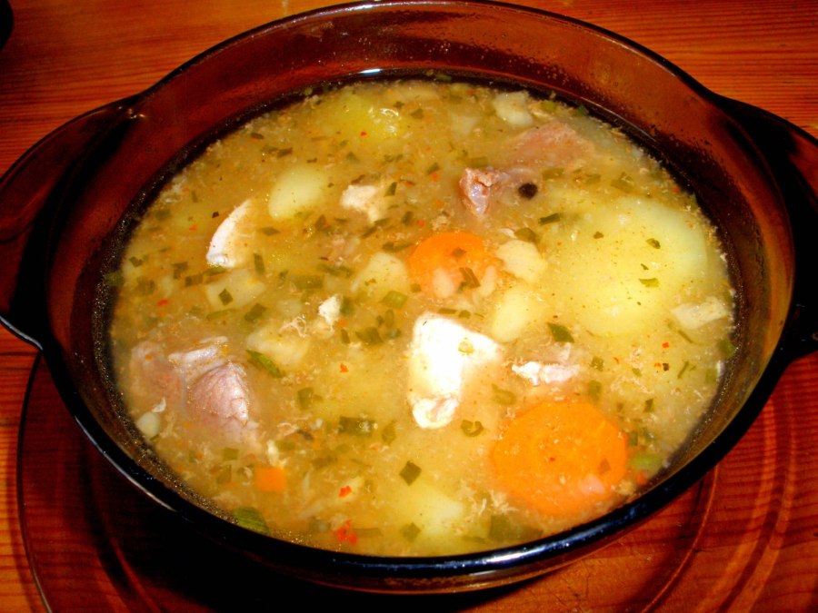 Вкусный суп из свинины на косточке
