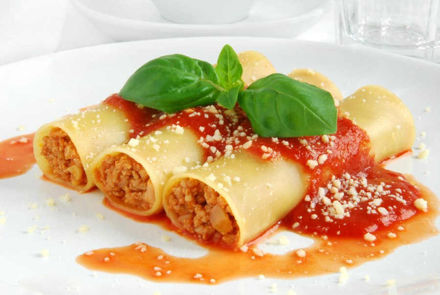 Фаршированные макароны каннеллони
