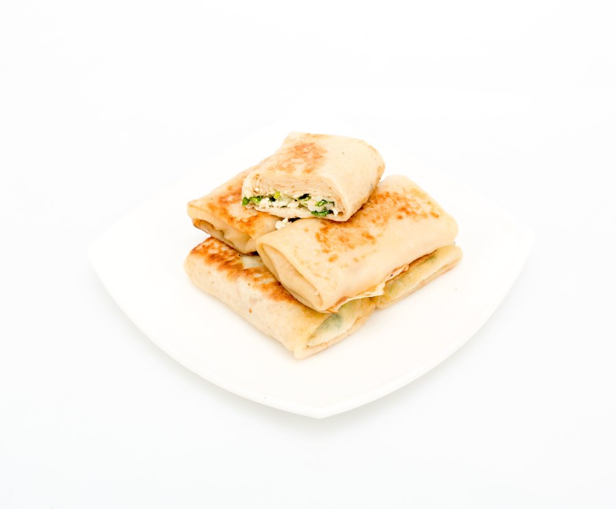 Блины фаршированные луком и яйцом
