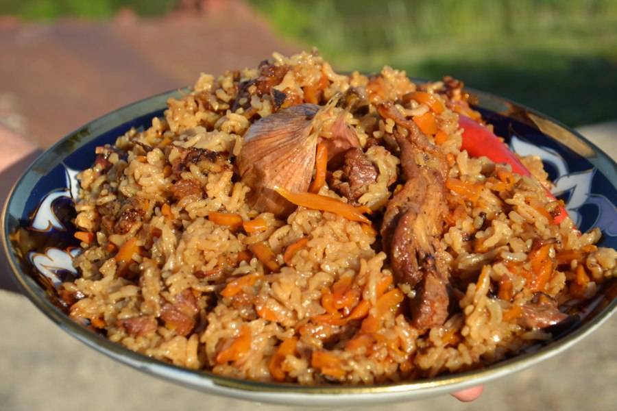 Рассыпчатый плов из свинины