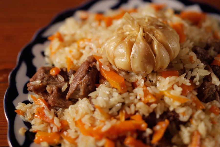 Плов с мухами