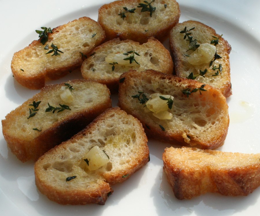 Гренки с чесночным маслом