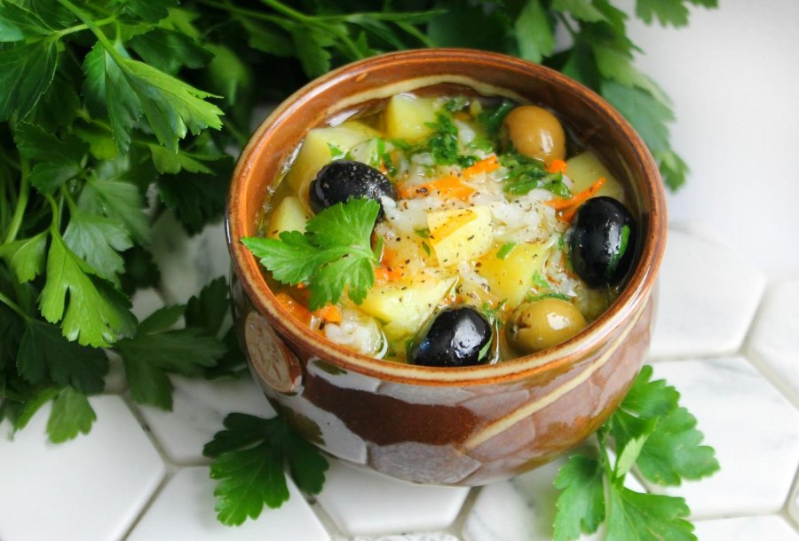 Рыбный суп с оливками