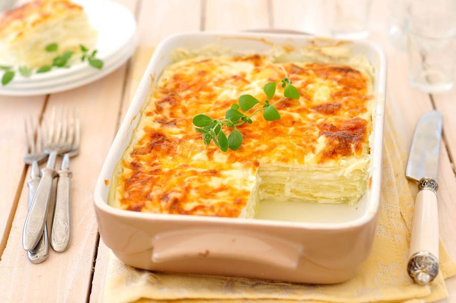 Блюдо с зеленью и овощами
