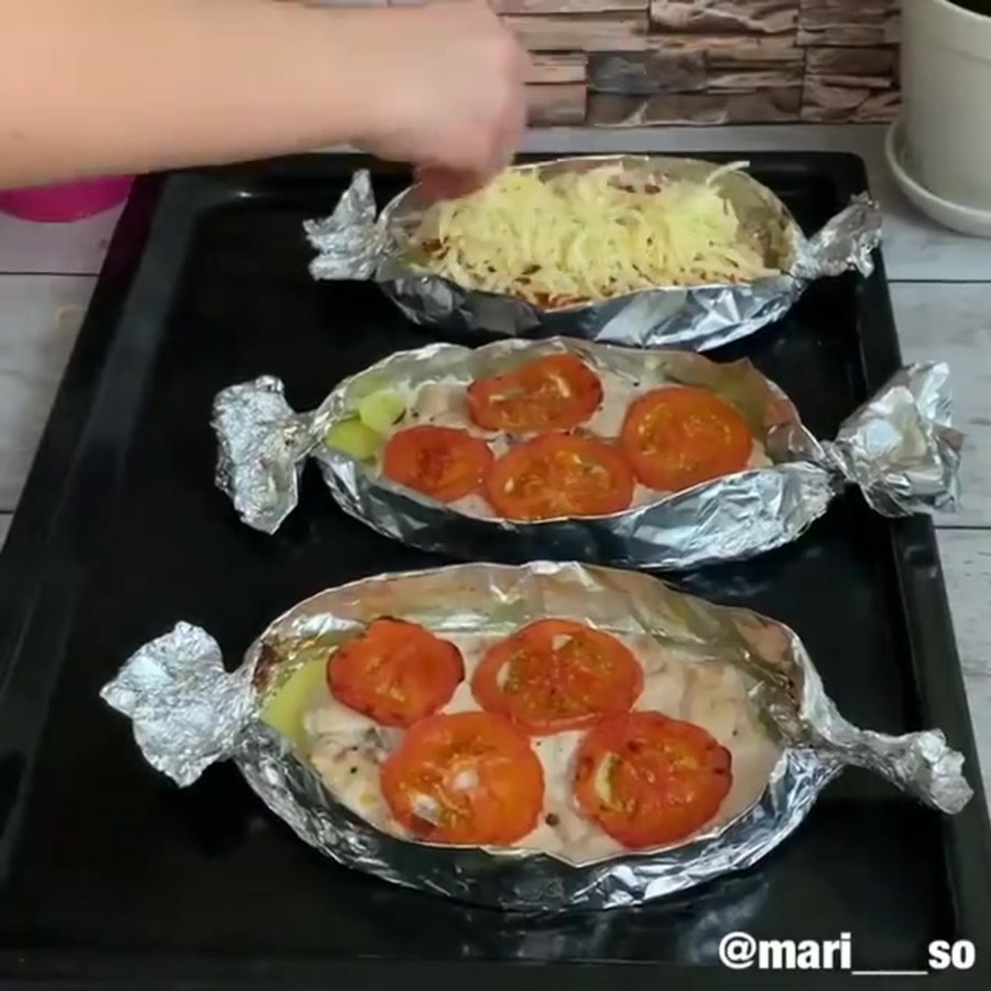 Картофель запеченный в фольге с сыром