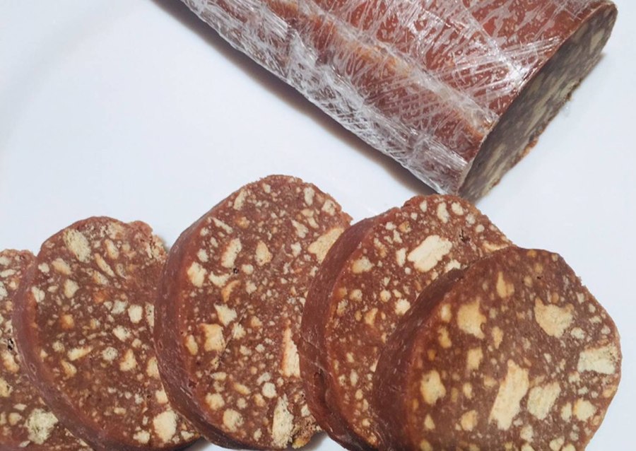 Колбаса шоколадная из печенья классическая