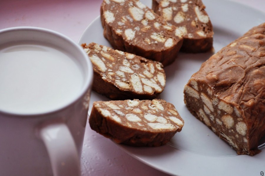 Колбаса из печенья и какао
