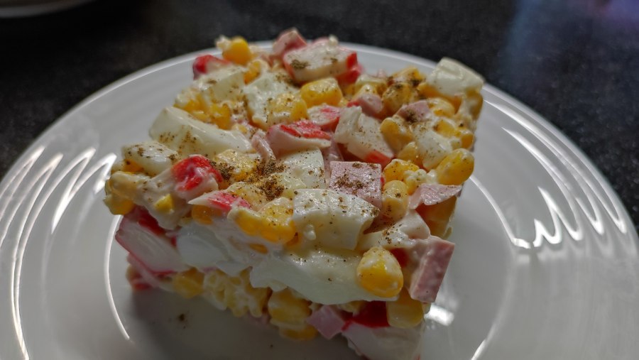 Салат нежность с крабовыми палочками