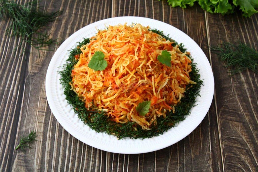 Салат Муравейник с картофельной соломкой