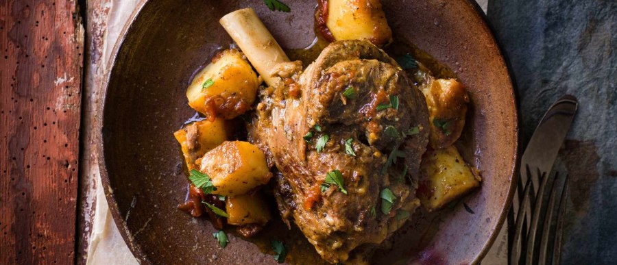 Баранина в казане с овощами и картошкой