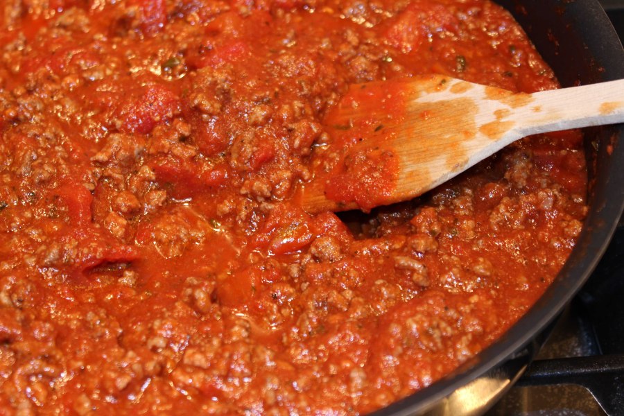 Подлива с мясом луком и морковью
