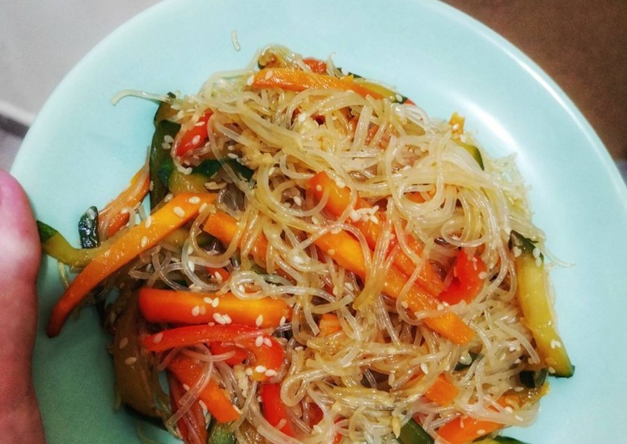 Лапша из зеленых бобов широкая