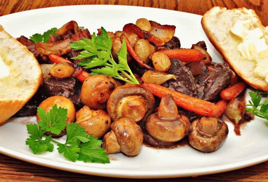 Свинина по купечески с грибами