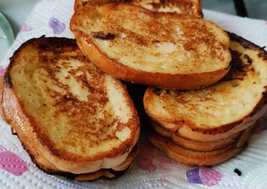 Гренки из белого батона сладкие