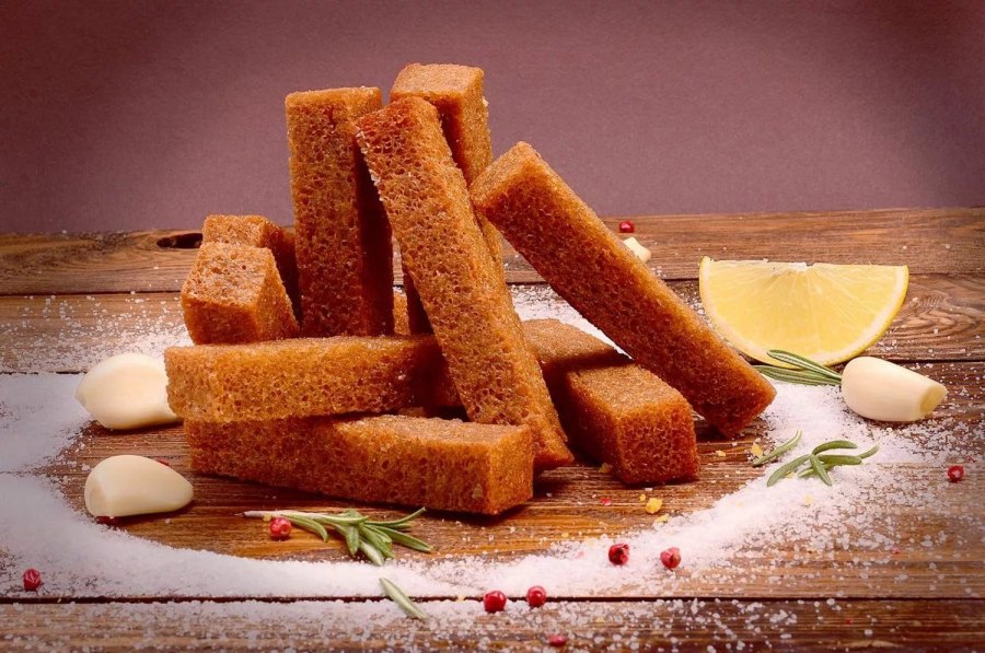 Гренки с чесноком тонкие