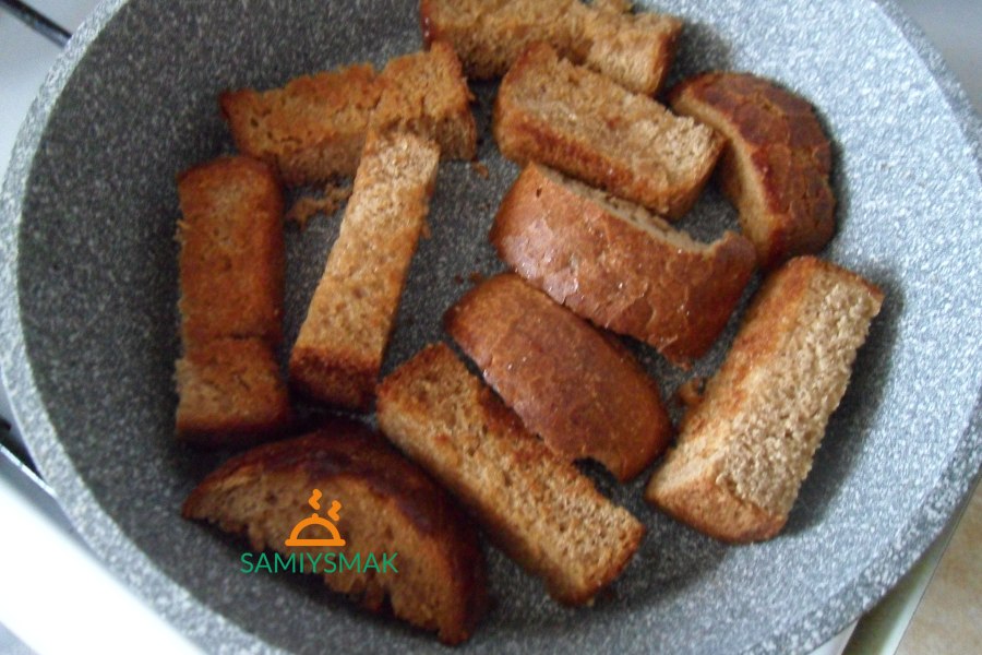 Чесночные гренки из белого хлеба