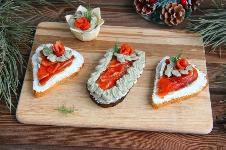 Сэндвич с лососем и авокадо