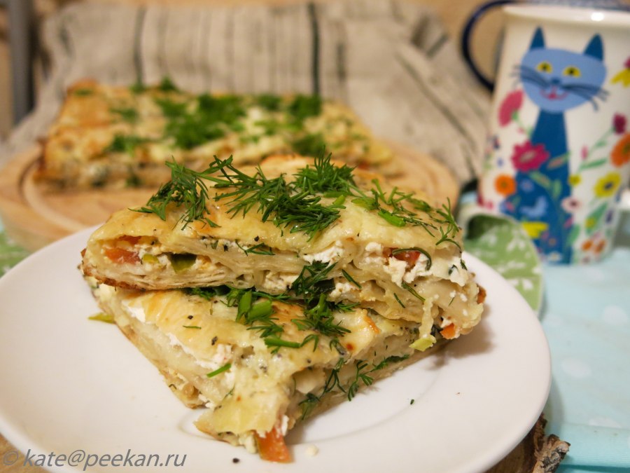 Пирог из лаваша с творогом и сыром