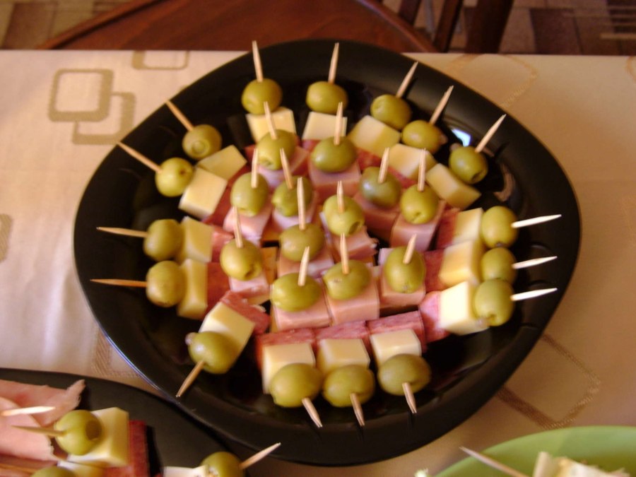 Канапе ветчина сыр маслины