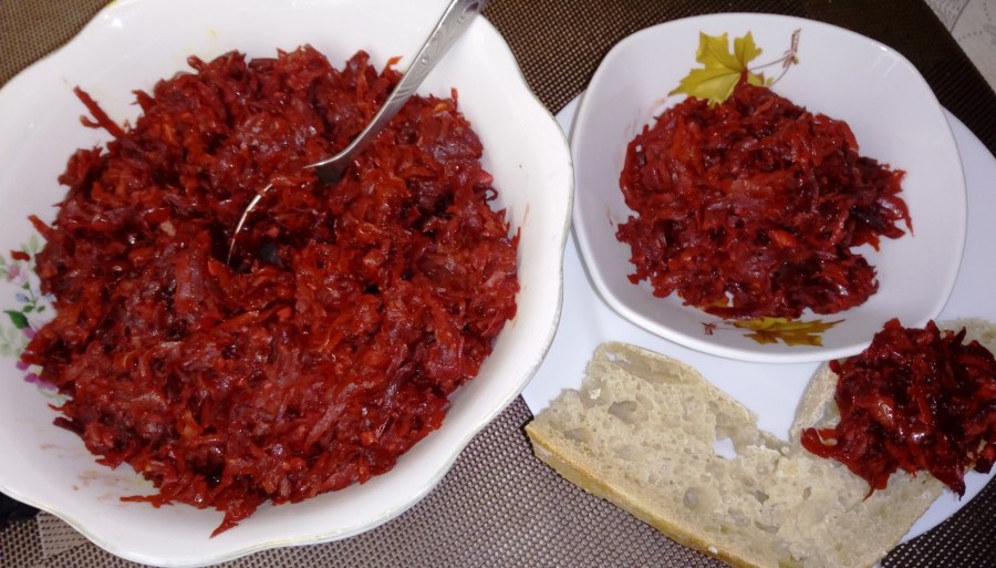 Салат из свеклы с грецкими орехами