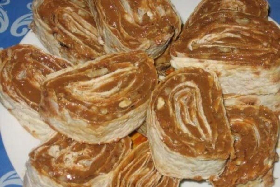 Рулет с кремом из сгущенки