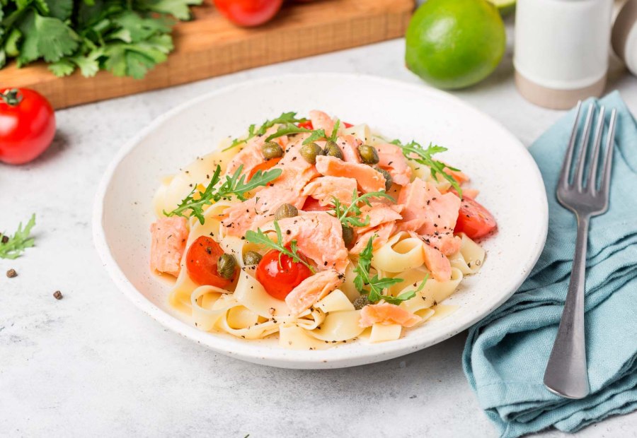 Fettuccine Alfredo(Salmon or Chicken)