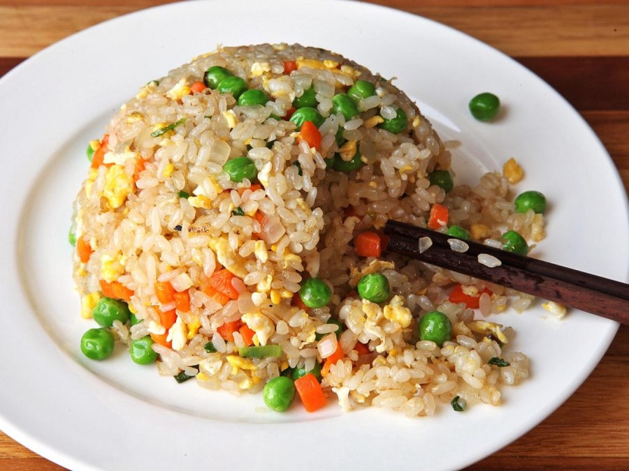 Fried Rice (с креветкой и яйцом)