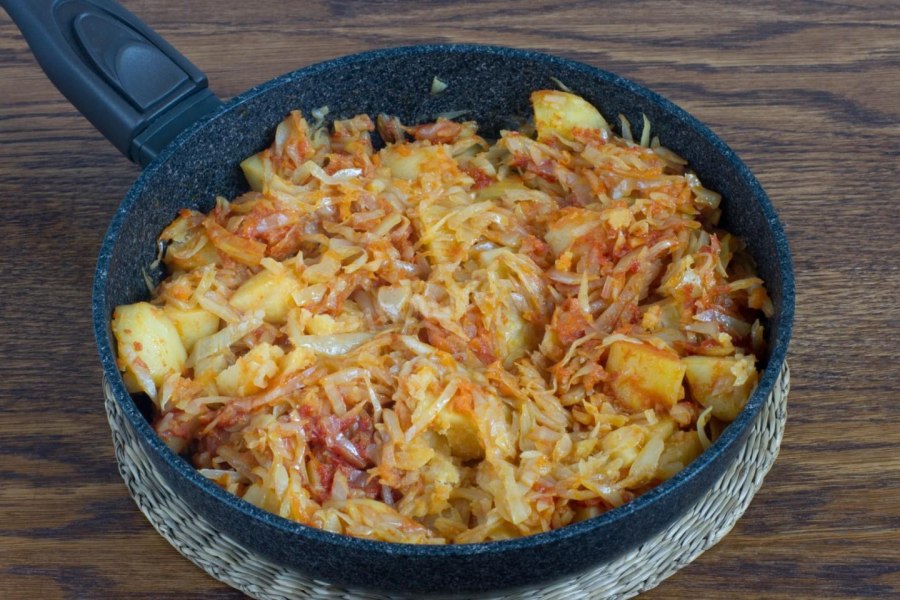 Картошка с помидорами