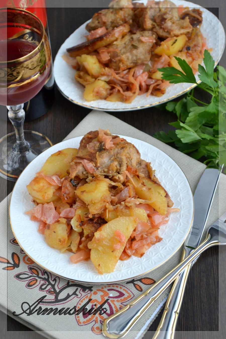 Мясо с квашеной капустой и картошкой