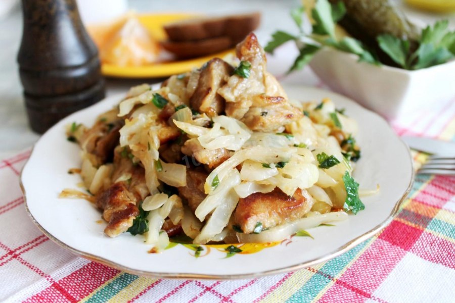 Курица с капустой и картошкой
